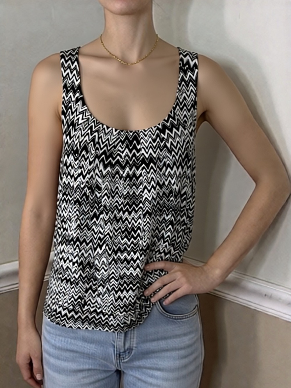 🤍 5 for $20! Alyx Black & White Zigzag Scoop Tank
